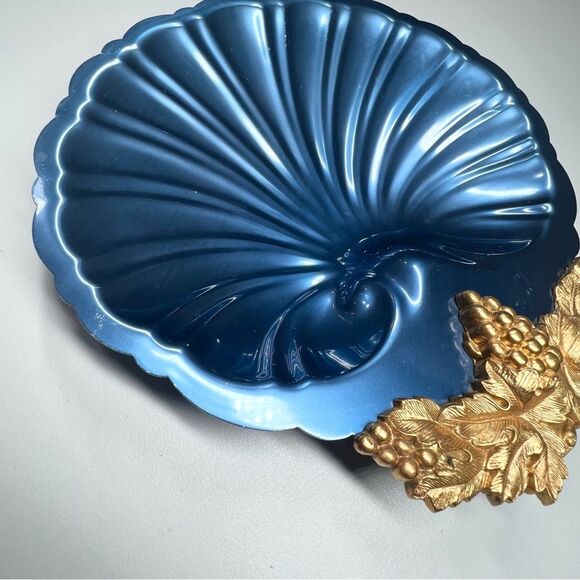 McClelland Barclay by Dodge Aluminum Shell Decorative Dish with Grape Clusters - Picture 4 of 15